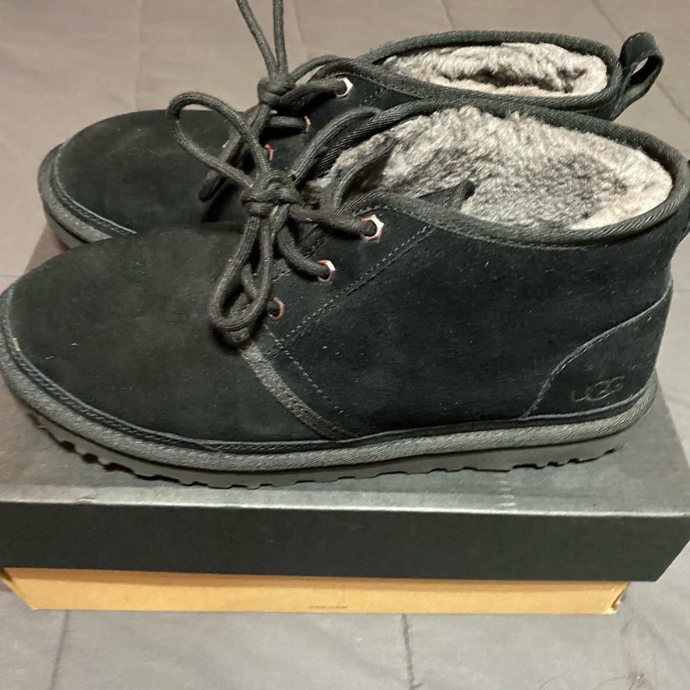 Men’s neumel leather Ugg’s size 11.5